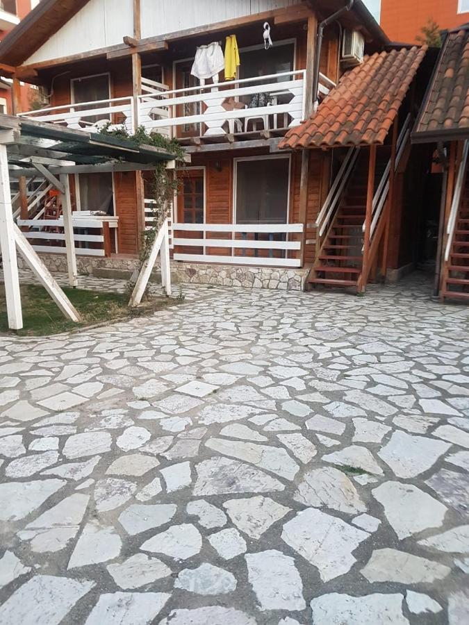 Gasthuis Bujtina E Zefit *